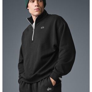 ALO Yoga Men's Black Accolade 1/4 Zip Pullover. Medium. Used.
